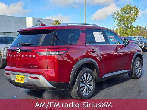 Used 2025 Nissan Pathfinder SL AWD/4WD image 5