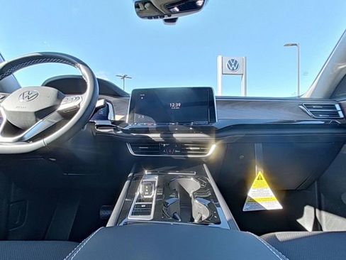 New 2026 Volkswagen Atlas SE FWD image 26