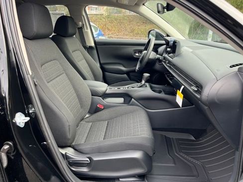 New 2026 Honda HR-V LX image 9