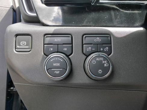 Used 2024 Chevrolet Silverado 1500 LT AWD/4WD image 21