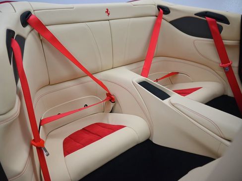 Used 2023 Ferrari Portofino M RWD image 14
