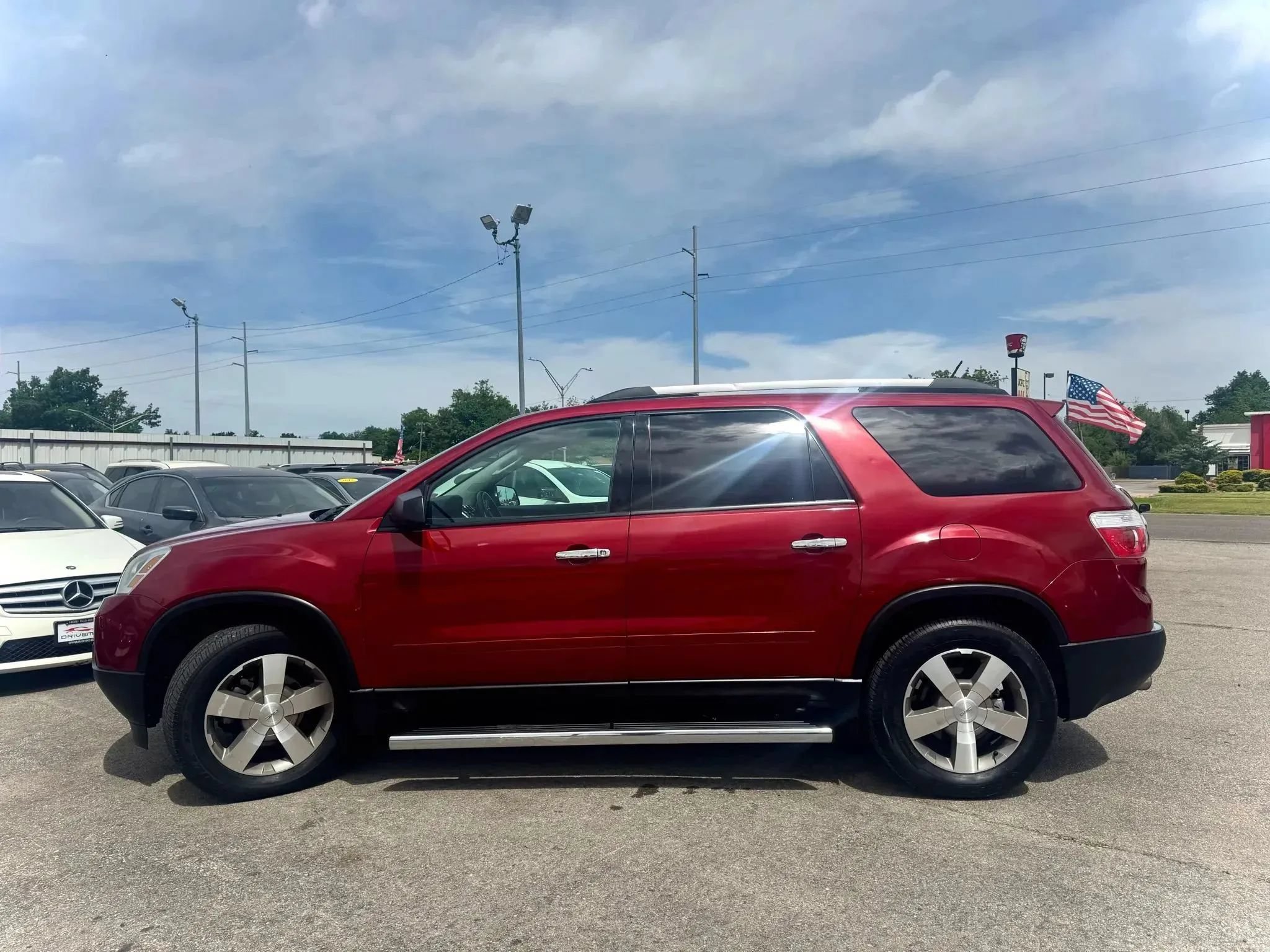 Used 2011 GMC Acadia SLE FWD image 5