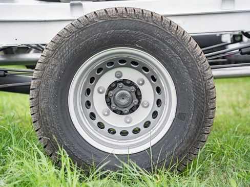 Used 2023 Mercedes-Benz Sprinter 4500 image 12