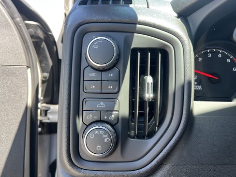 New 2026 Chevrolet Silverado 1500 Custom Trail Boss w/ LPO, Dark Essentials Package AWD/4WD image 18