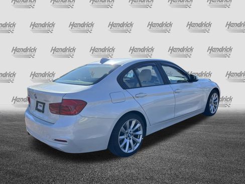 Used 2018 BMW 320i xDrive Sedan w/ Premium Package image 10