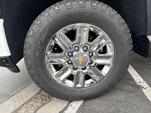 New 2026 Chevrolet Silverado 3500 High Country w/ Technology Package image 9