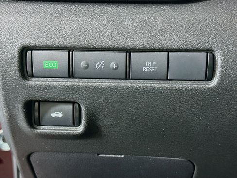 Used 2024 Nissan Sentra SV image 17