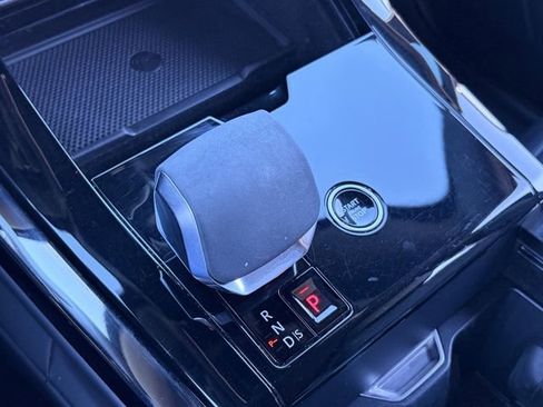 Used 2024 Land Rover Range Rover Sport Dynamic SE image 15