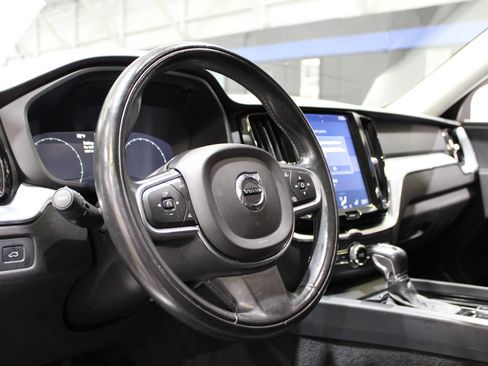 Used 2018 Volvo XC60 T6 Momentum w/ Convenience Package AWD/4WD image 24