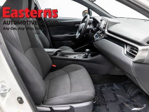 Used 2018 Toyota C-HR XLE FWD image 24