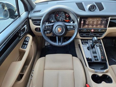 Used 2025 Porsche Macan image 14