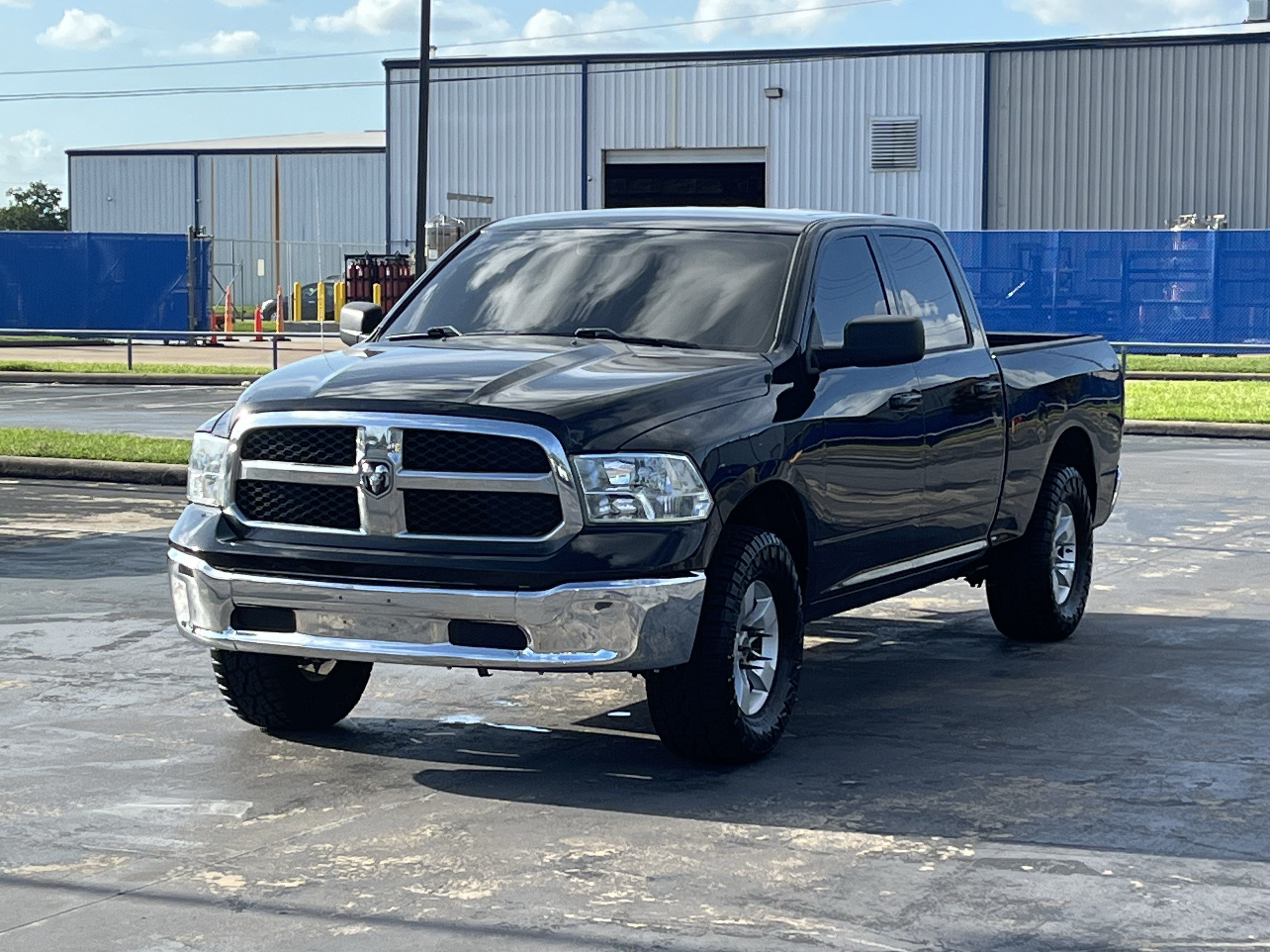 Used 2021 RAM 1500 Classic SLT RWD image 3