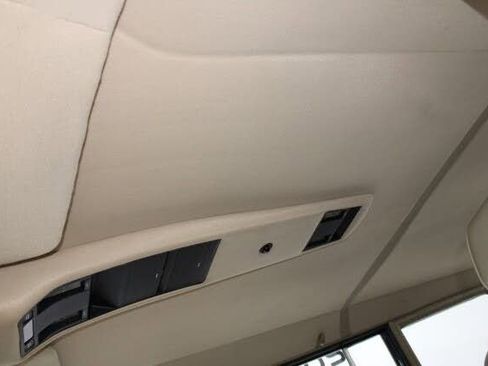 Used 1991 Jeep Grand Wagoneer image 25