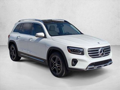 Used 2026 Mercedes-Benz GLB 250 image 3