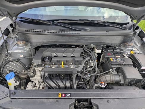 Used 2025 Hyundai Venue SEL FWD image 35