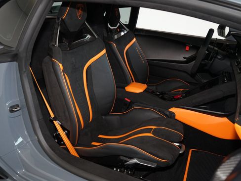 Used 2023 Lamborghini Huracan Tecnica RWD image 13