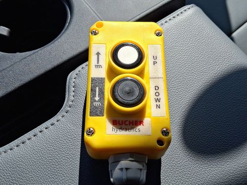 New 2025 Ford F550 4x4 Regular Cab Super Duty image 15