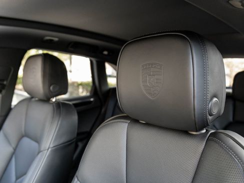 Certified 2026 Porsche Macan image 23