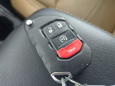 Used 2022 Jeep Wrangler Unlimited Sahara w/ Cold Weather Group AWD/4WD image 37