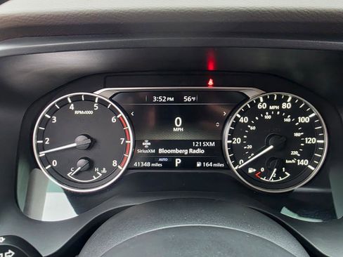 Used 2023 Nissan Rogue SV w/ SV Premium B Package image 4