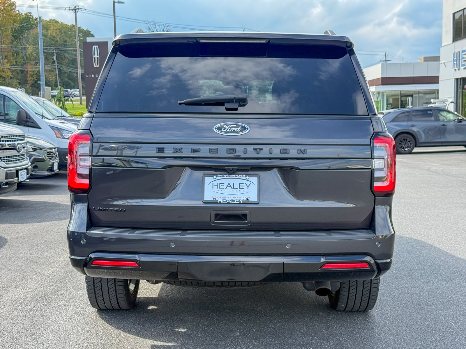 Certified 2022 Ford Expedition Limited AWD/4WD image 5