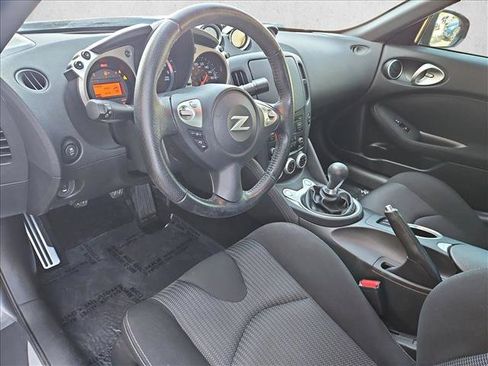 Used 2016 Nissan 370Z Coupe RWD image 12