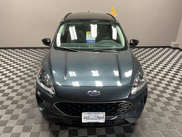 Used 2022 Ford Escape SE w/ SE Sport Appearance Package AWD/4WD image 5