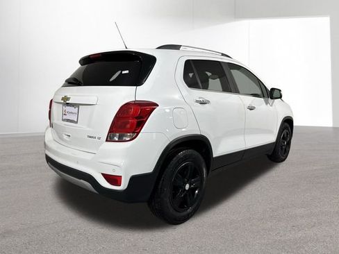 Used 2017 Chevrolet Trax LT w/ Driver Confidence Package image 34