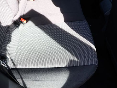 Used 2021 Volkswagen Jetta S image 31