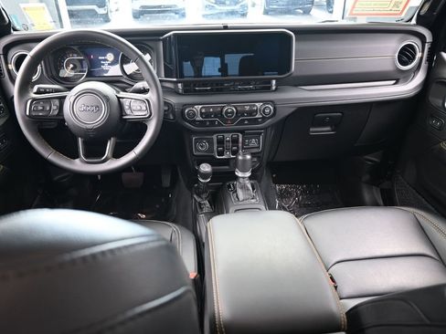 Used 2024 Jeep Gladiator Sport w/ Premium Package image 38