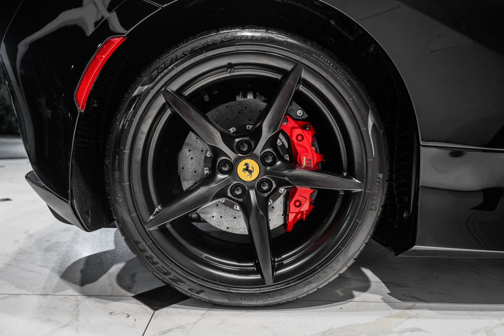 Used 2021 Ferrari F8 Tributo RWD image 17