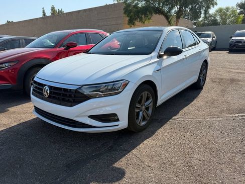Used 2019 Volkswagen Jetta R-Line w/ R-Line Cold Weather Package FWD image 2
