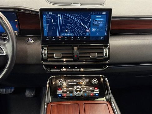 Used 2022 Lincoln Navigator L Reserve image 24
