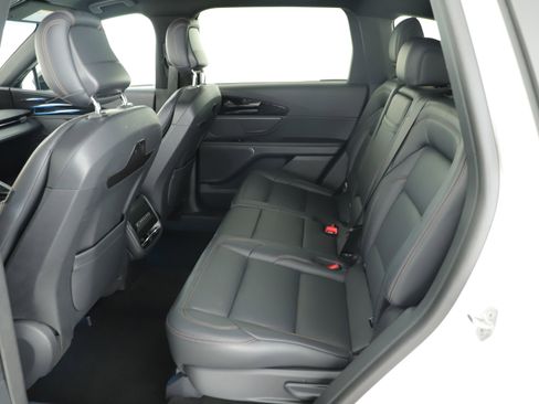 Used 2024 Lincoln Nautilus Premier w/ Jet Appearance Package AWD/4WD image 19