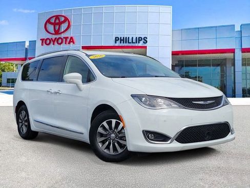 Used 2020 Chrysler Pacifica Touring-L Plus w/ Advanced Safetytec Group FWD image 1