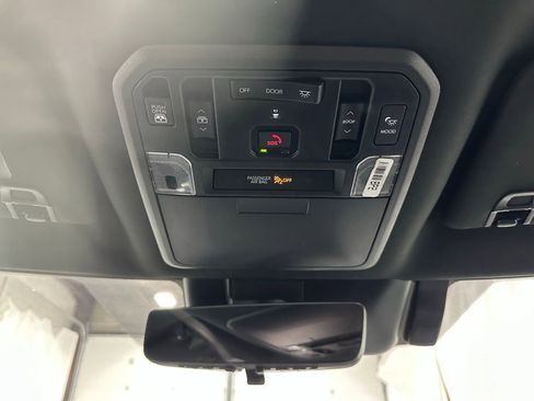 Used 2025 Toyota Tundra Platinum AWD/4WD image 42