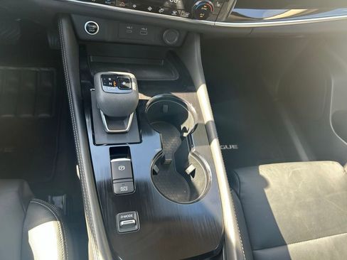 Used 2022 Nissan Rogue SL image 60