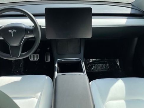 Used 2023 Tesla Model Y Performance AWD/4WD image 16