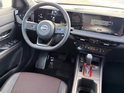 New 2026 Nissan Kicks SR w/ Cold Weather Package image 10