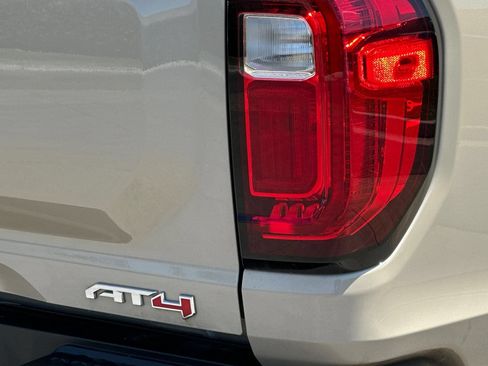 Certified 2024 GMC Canyon AT4 AWD/4WD image 28