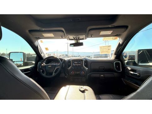 Used 2023 Chevrolet Silverado 3500 High Country image 14