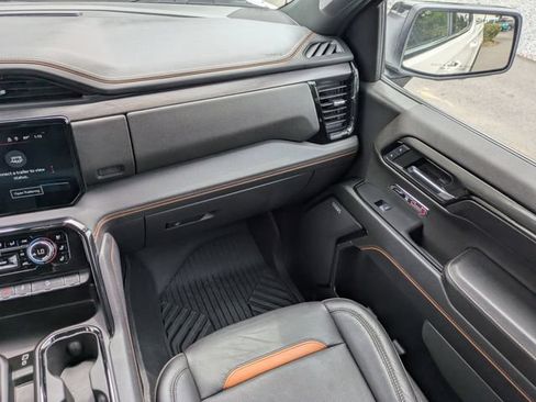 Used 2024 GMC Sierra 1500 AT4 w/ Technology Package AWD/4WD image 18