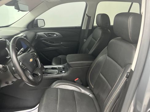 Used 2019 Chevrolet Traverse Premier FWD image 12
