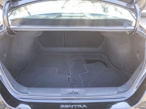Used 2025 Nissan Sentra SR FWD image 25