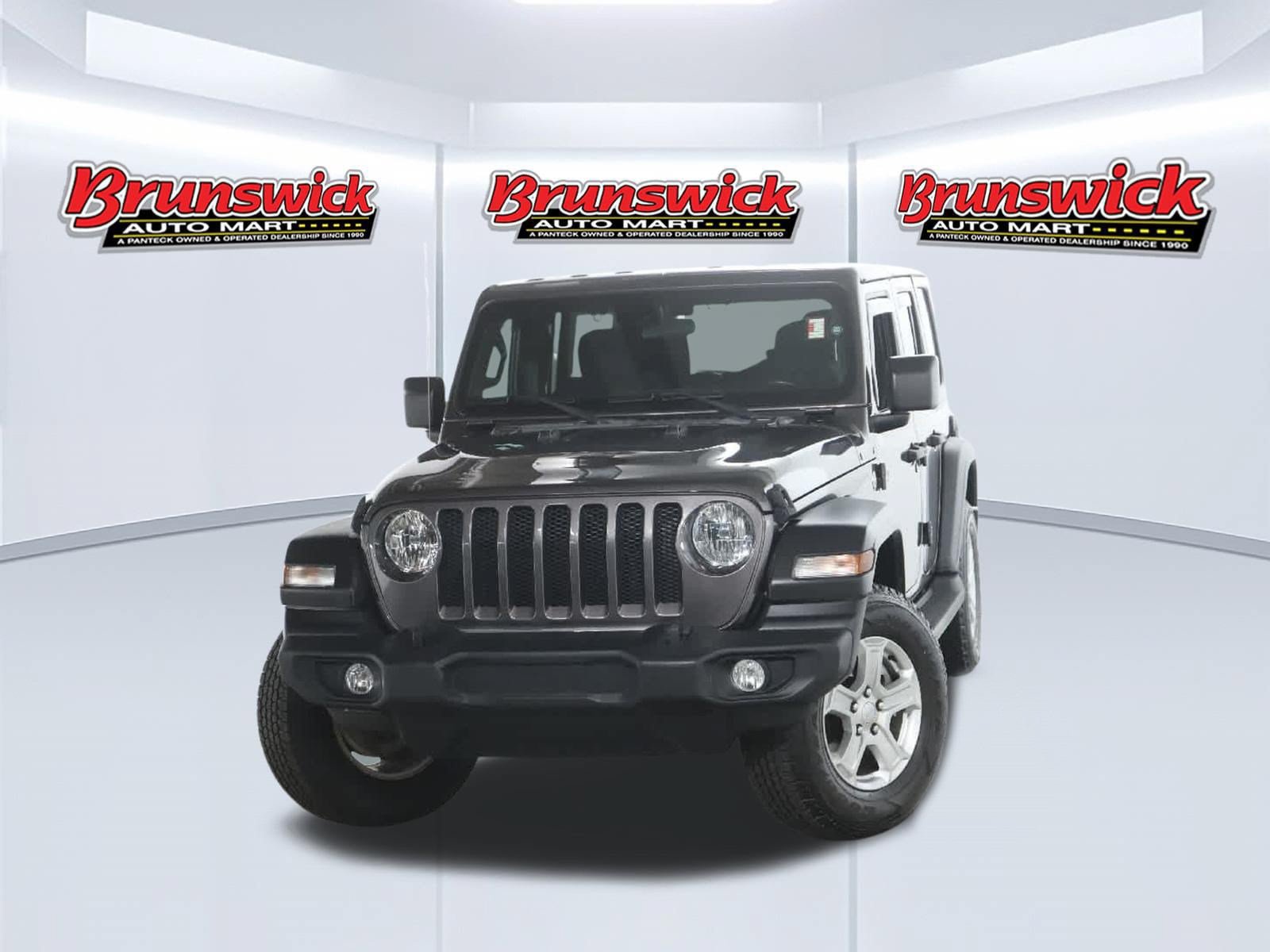Used 2021 Jeep Wrangler Unlimited Sport AWD/4WD image 3