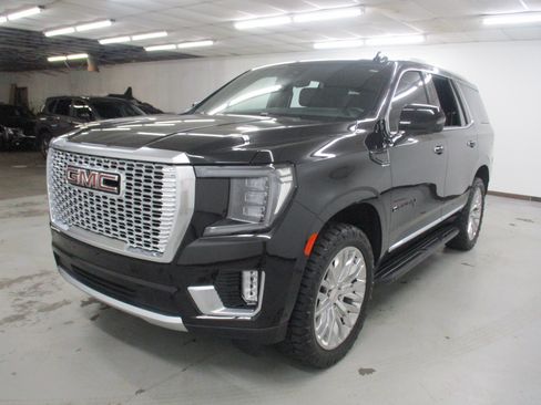 Certified 2024 GMC Yukon Denali w/ Advanced Technology Package AWD/4WD image 3