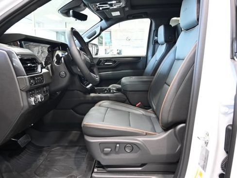 New 2026 GMC Yukon XL AT4 w/ AT4 Premium Plus Package AWD/4WD image 11