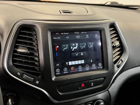 Used 2022 Jeep Cherokee Latitude w/ Sun & Sound Group image 39