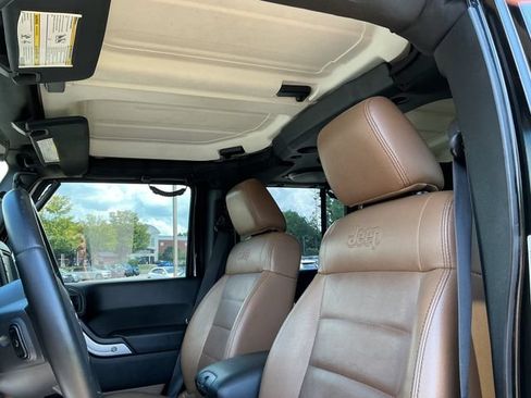 Used 2012 Jeep Wrangler Unlimited Rubicon w/ Dual Top Group AWD/4WD image 24