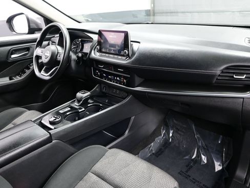 Used 2024 Nissan Rogue SV AWD/4WD image 17